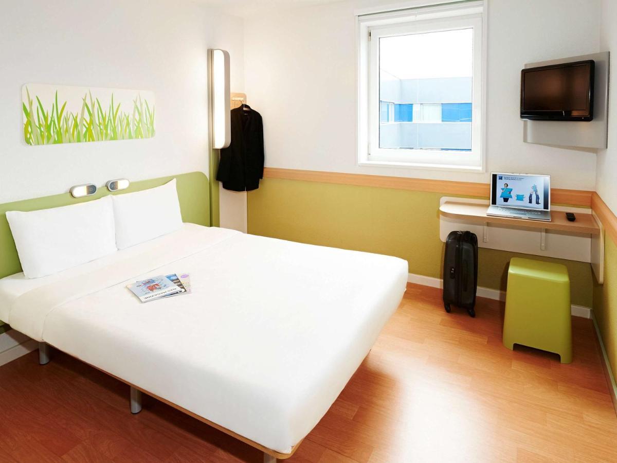 Ibis Budget Newport Extérieur photo