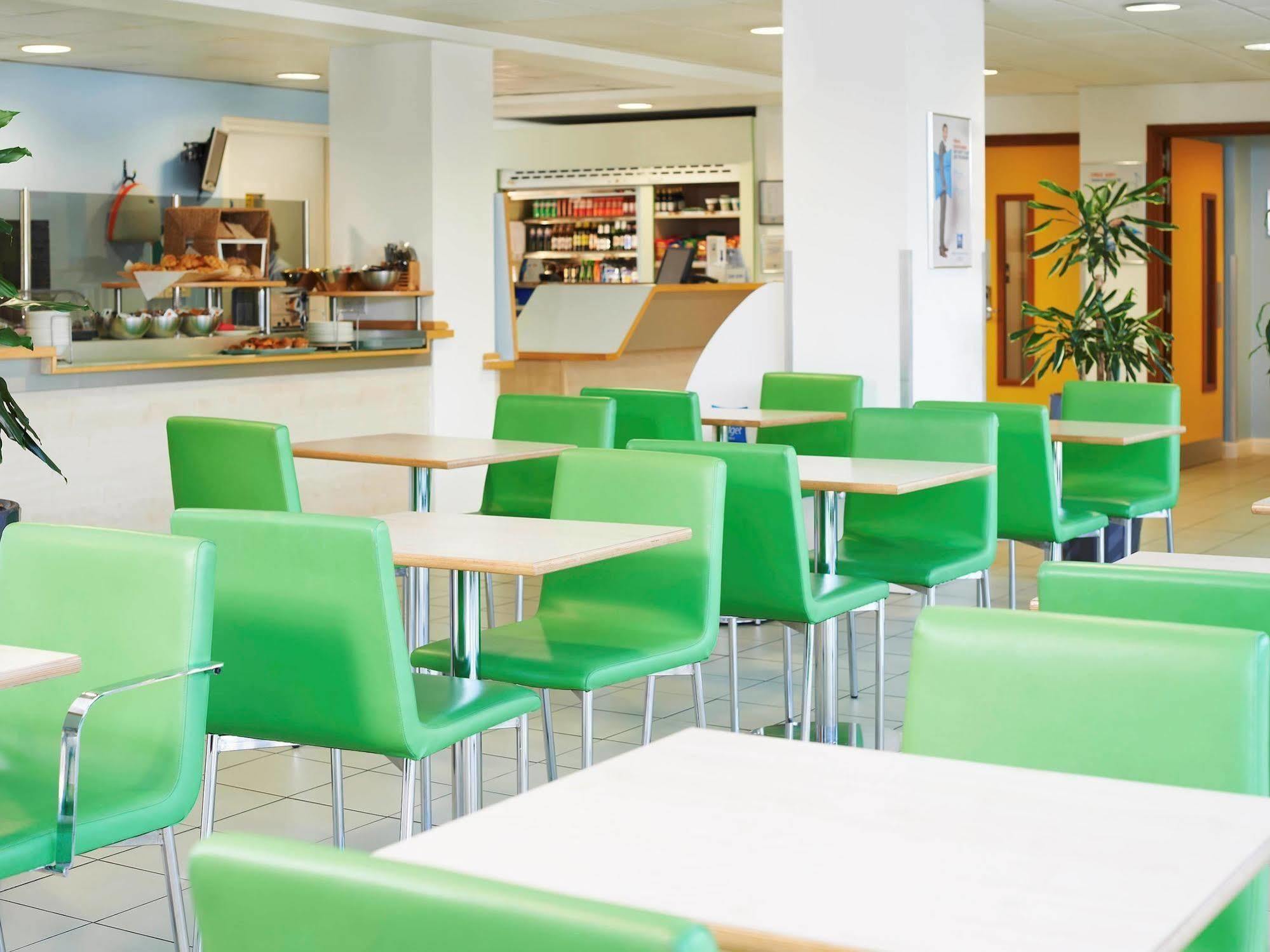 Ibis Budget Newport Extérieur photo
