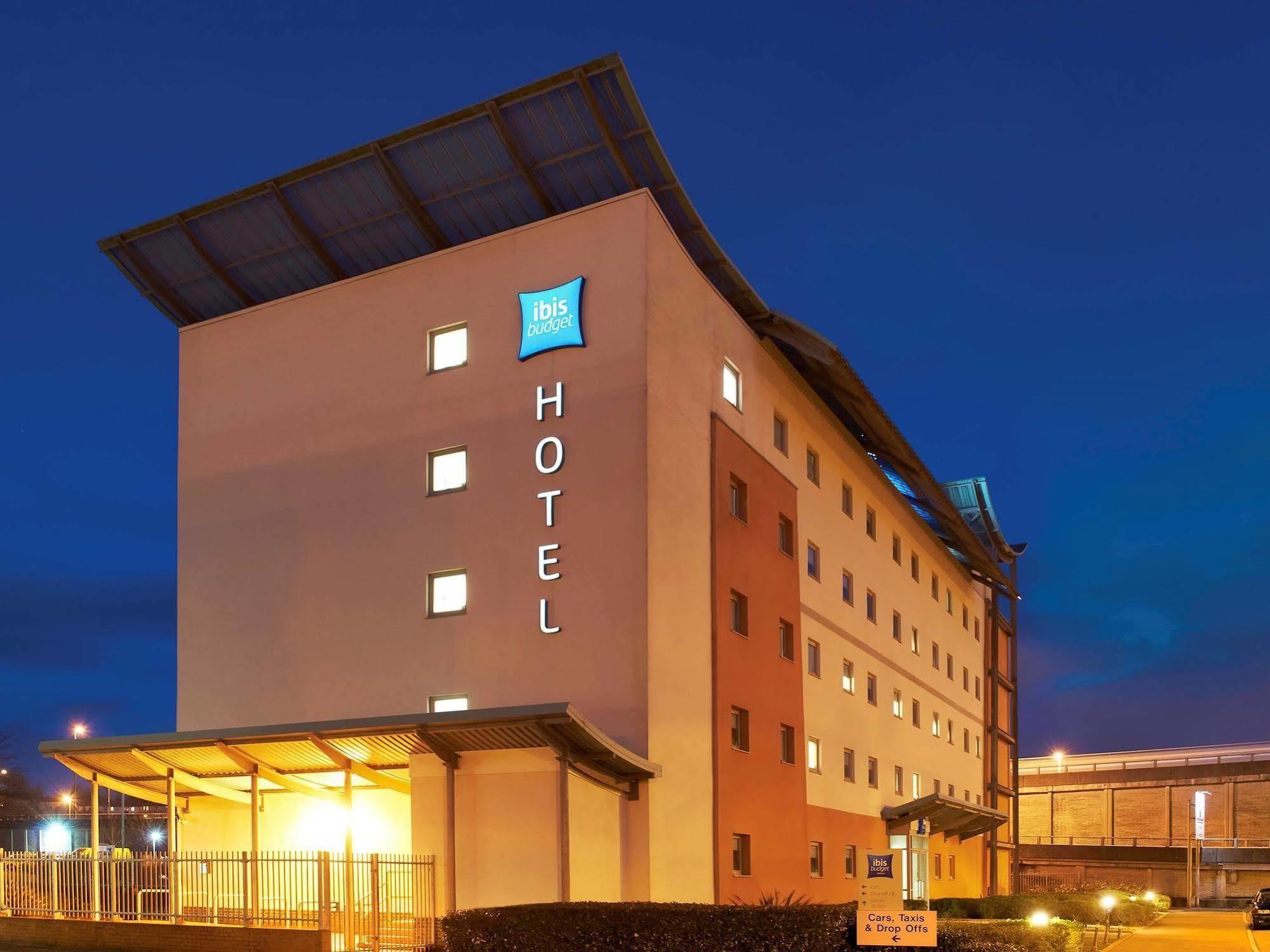 Ibis Budget Newport Extérieur photo